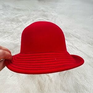 Vintage Charter Club 100% wool dark red hat  made in Italy.